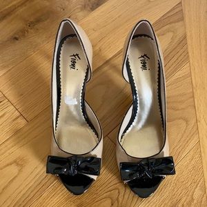 Fioni Beige & Black open toe heels